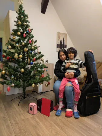 Maruška z České Kamenice už hraje na kytaru