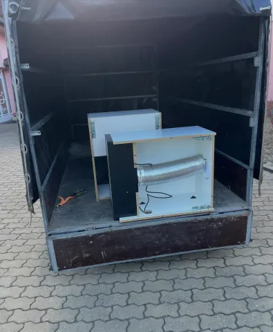 Včerejší stěhování kuchyňské linky – fotografie