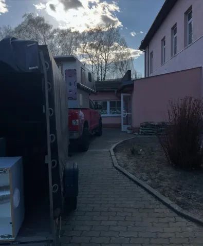 Včerejší stěhování kuchyňské linky – fotografie