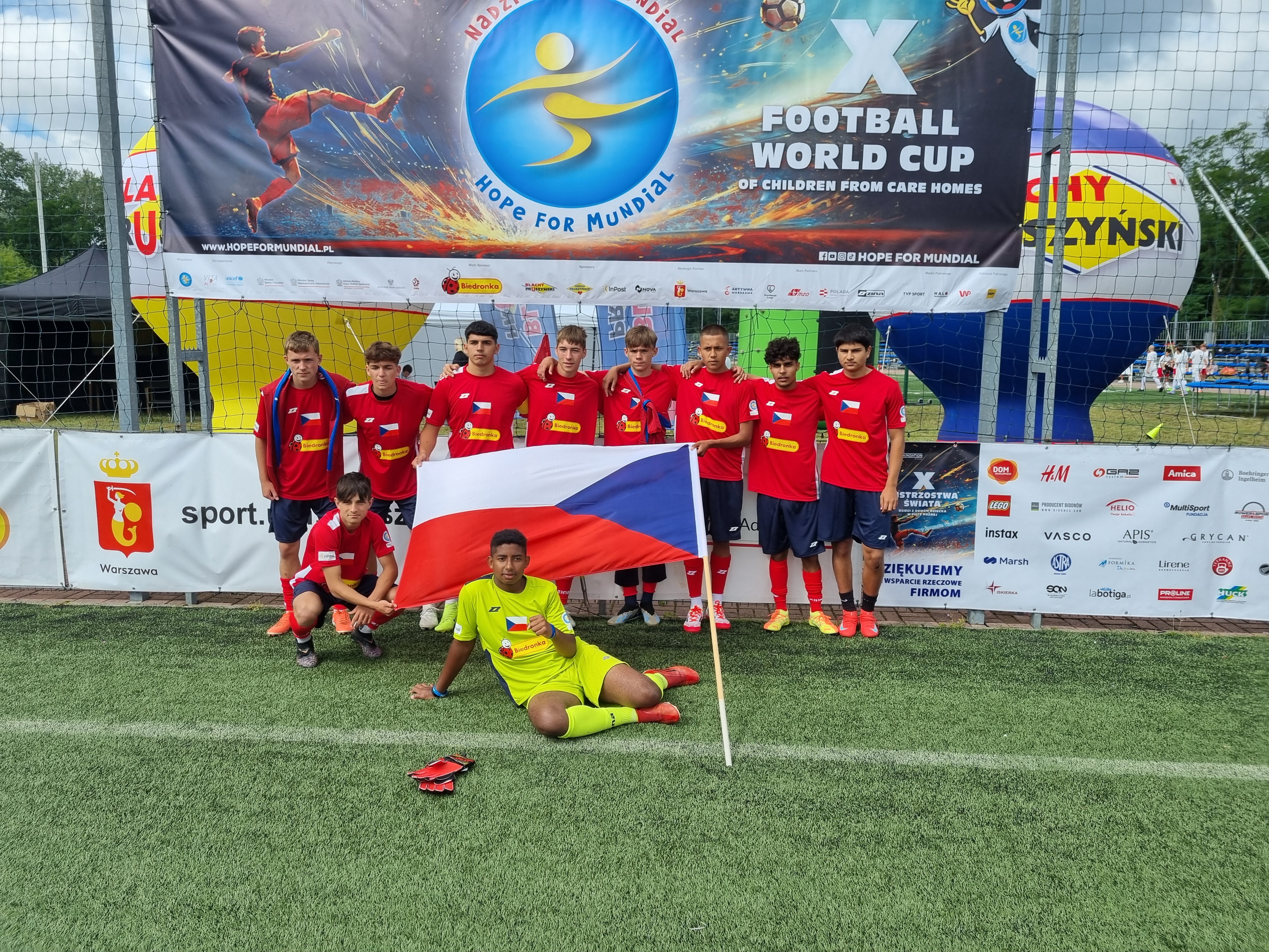 Pomozte dětem z dětských domovů reprezentovat Českou republiku ve fotbale