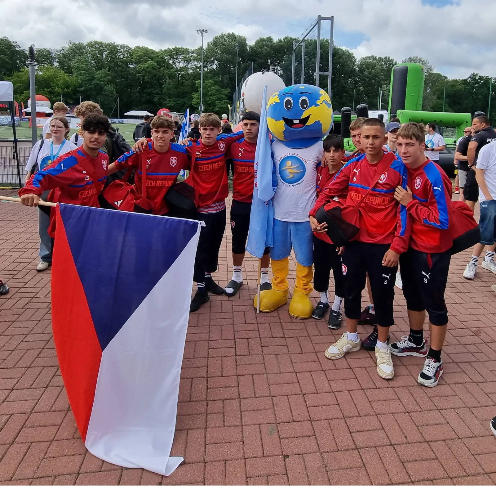 Pomozte dětem z dětských domovů reprezentovat Českou republiku ve fotbale – fotka 2