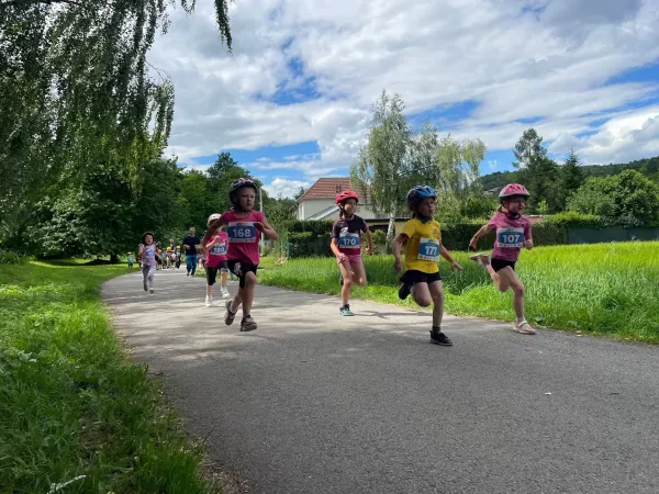 Želešický duatlon vysportoval 13 400 korun  na pískoviště DDÚ Bohumín