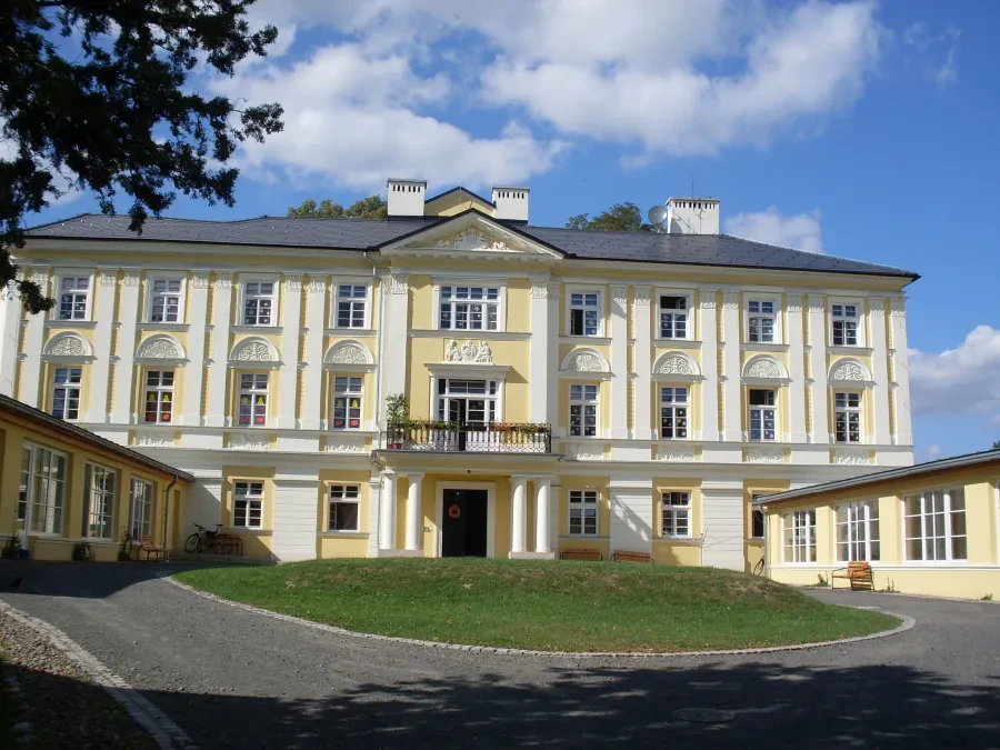 Dětský domov Loreta a Školní jídelna, Fulnek, příspěvková organizace